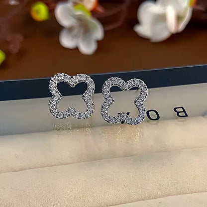 New Fashion Leaf Hollow Zircon Stud Earrings for Women Elegant Niche Triple Flower Earrings Party Jewelry Gift