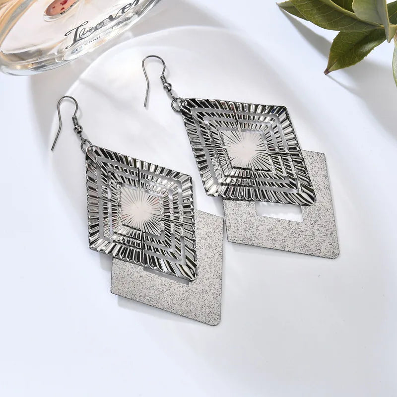 Floating Earrings Valentine's Day Love Pendant Earrings Elegant Long Women's Floating Hook Earrings Exaggerated Metal Pendant