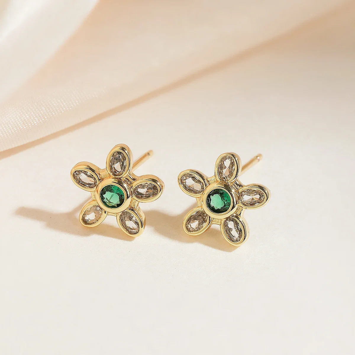 NEWBUY Delicate Gold Color Cute Flower Stud Earrings For Women Pink Green White CZ Crystal Jewelry Femme Bijoux