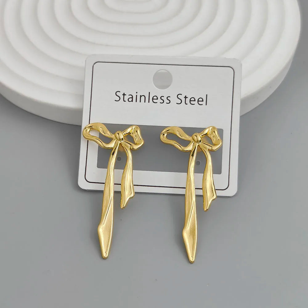 Creative heavy metal pentagonal star leaves stainless steel earrings, waterproof and rusty-free women's earrings, party jewelry