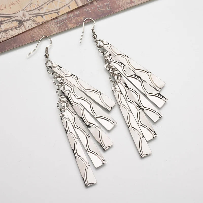 Floating Earrings Valentine's Day Love Pendant Earrings Elegant Long Women's Floating Hook Earrings Exaggerated Metal Pendant