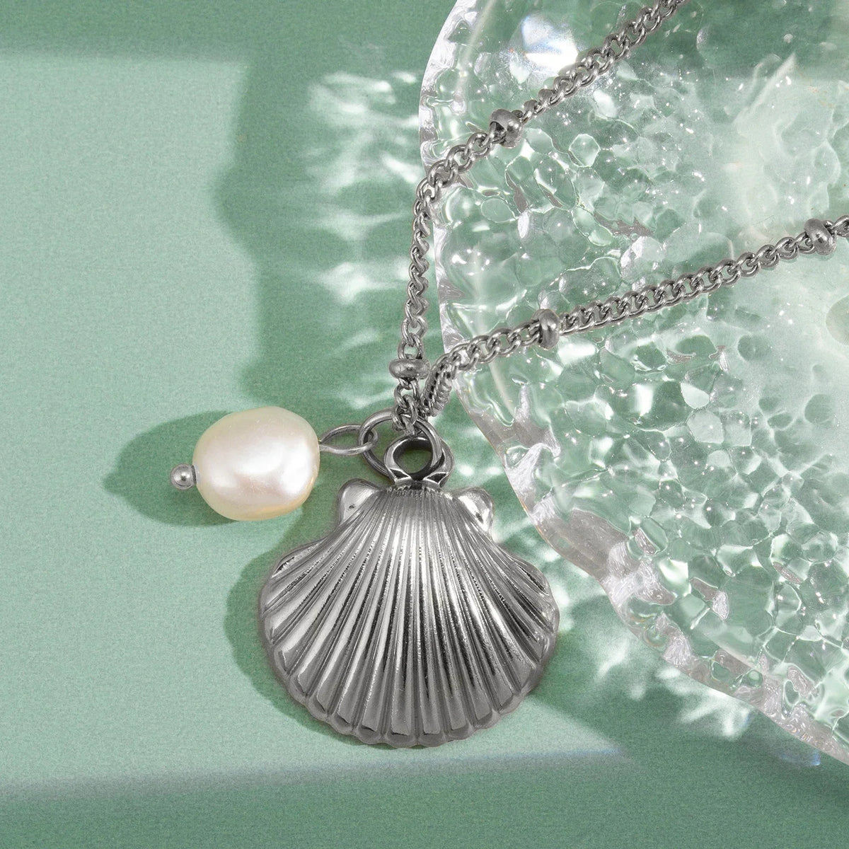 Shell and Pearl Pendant Necklace | 18K Gold Plated Stainless Steel Beach Jewelry