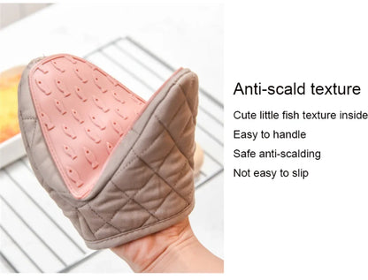 Fish Shaped Silicone Anti Scald Oven Glove | Kitchen Glove for Hot Dishes and Trays