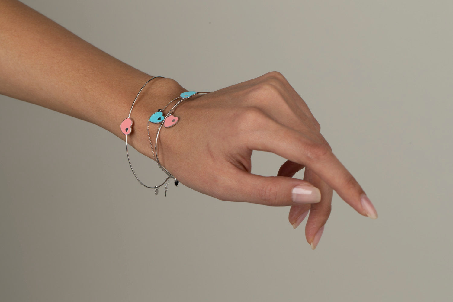 UNICORNJ 14K White Gold Adjustable Bangle Bracelet with Light Pink or Light Blue Enamel Heart Accent 7" Italy