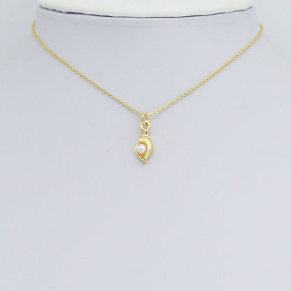 White Pearl On Conch Shell Charm Pendant, Sku#LD701