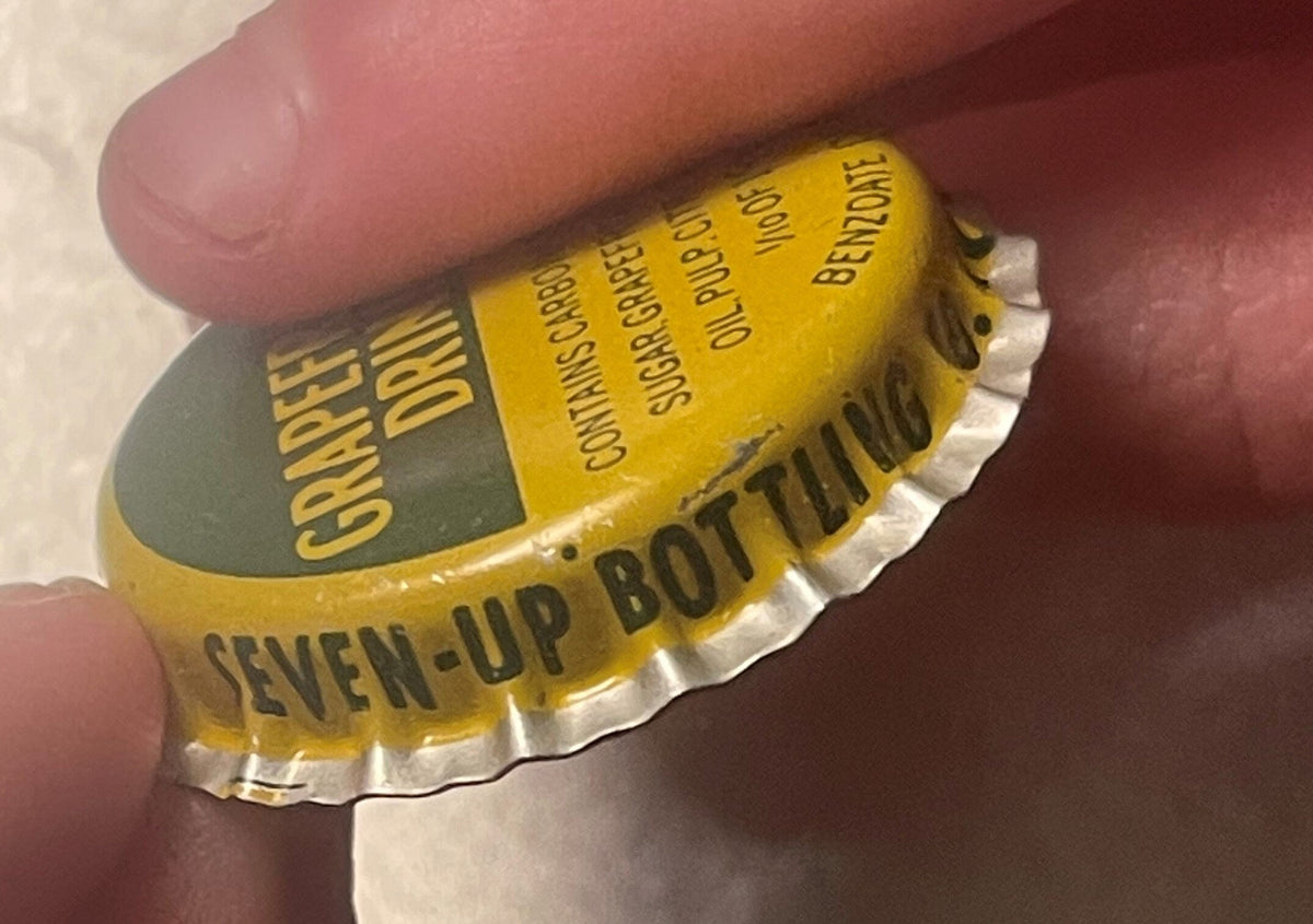 Vintage Grapefruit Drink 🍊 Bottle Cap Seven-Up Bottling Co Hagerstown MD Lithographed Crown Mid-Century Soda