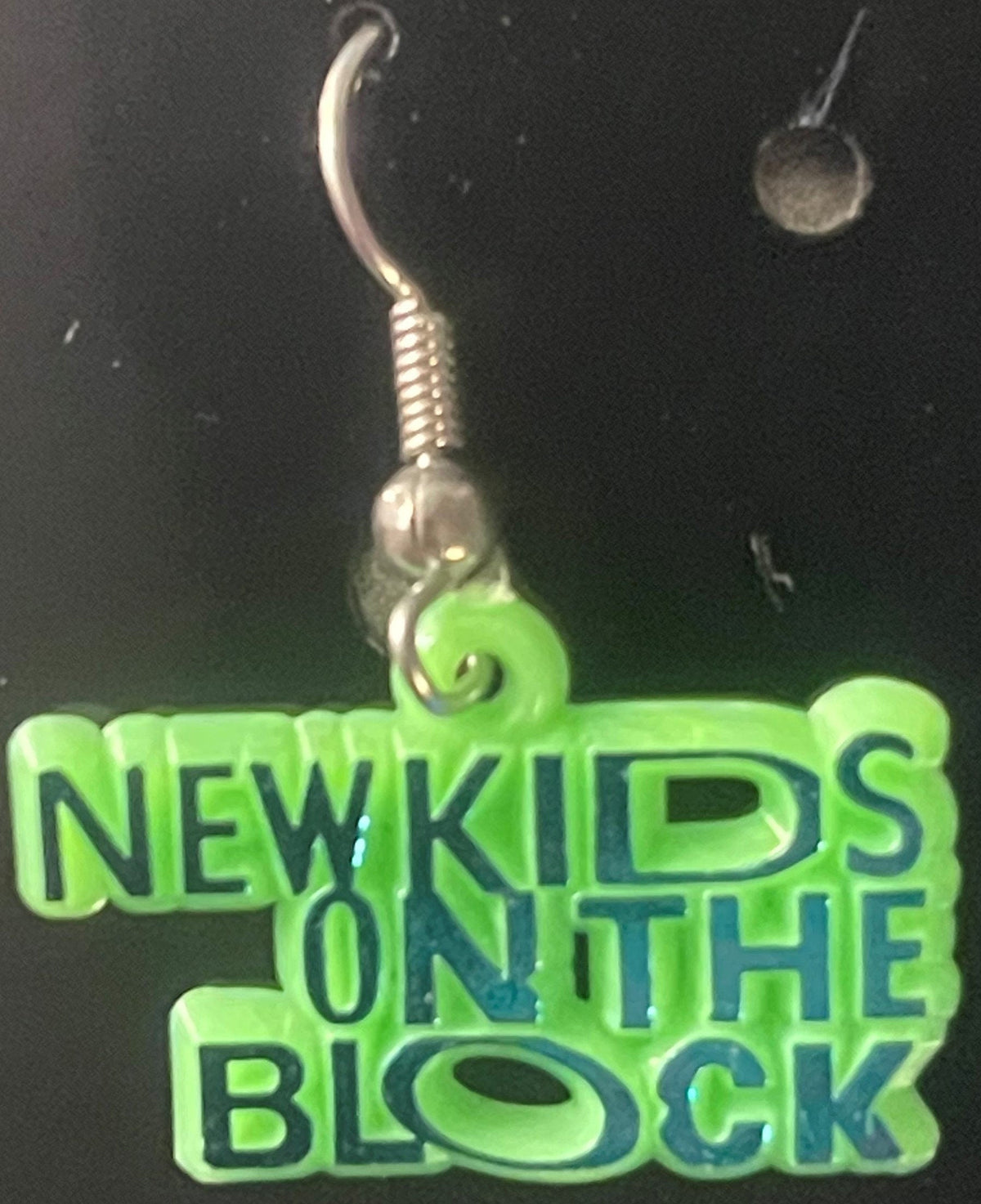 Vintage New Kids on the Block Earrings 🎤 NKOTB Dangle Charms, Green Button-Up Jewelry Card, Boy Band Collectible