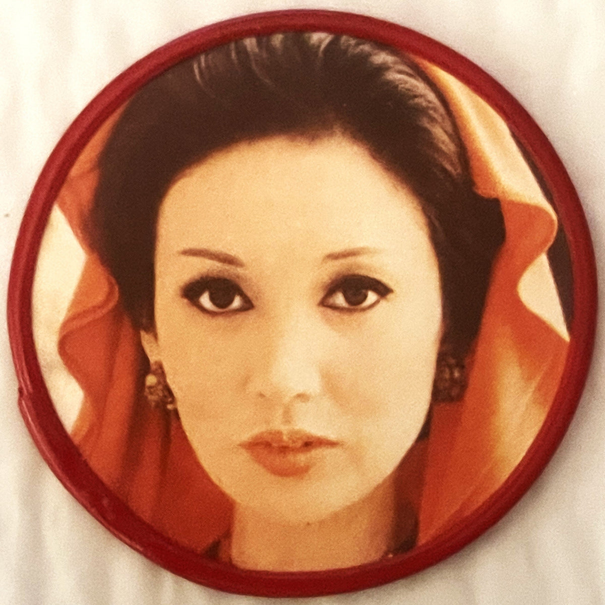 Vintage 1960s Nancy Kwan Pocket Mirror Made in Japan Hollywood Americana Suzie Wong Flower Drum Song Asian Cinema Collectible Memorabilia 🥃