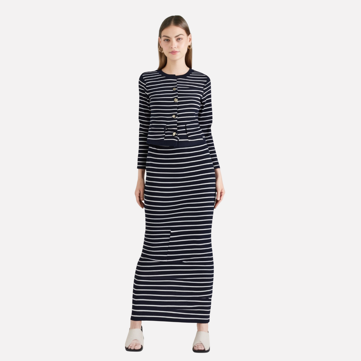 Knitted striped long sleeved suit for outerwear